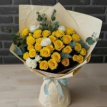 Букет цветов из:  Розы в Красный