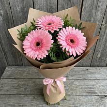 Букет цветов из:  Герберы в Красный