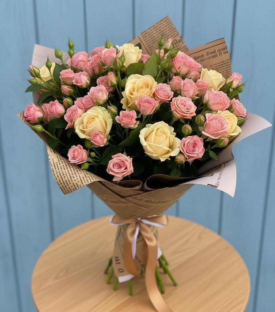 Букет цветов из: Розы в Красный