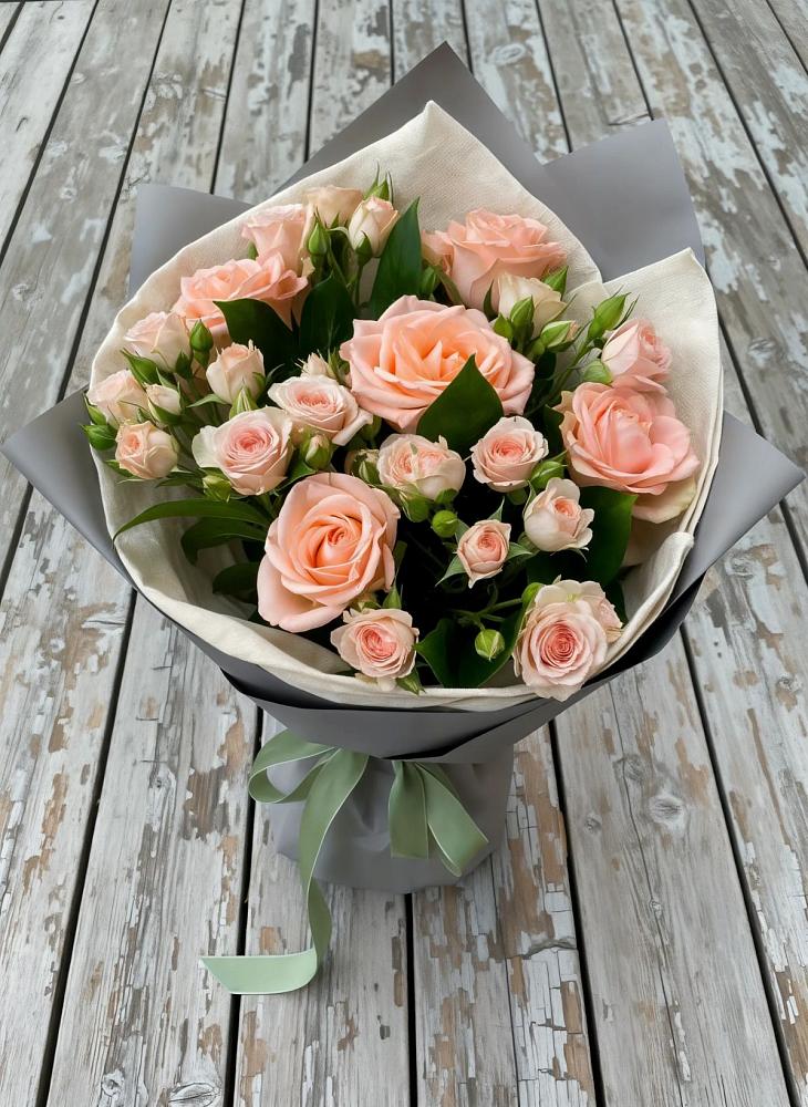 Букет цветов из: Розы в Красный