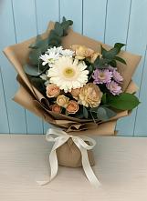 Букет цветов из:  Герберы и Хризантемы в Красный