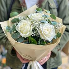 Букет Нежные грёзы в Красный Букет цветов из: Розы в Красный