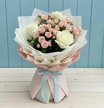 Букет цветов из:  Розы в Красный