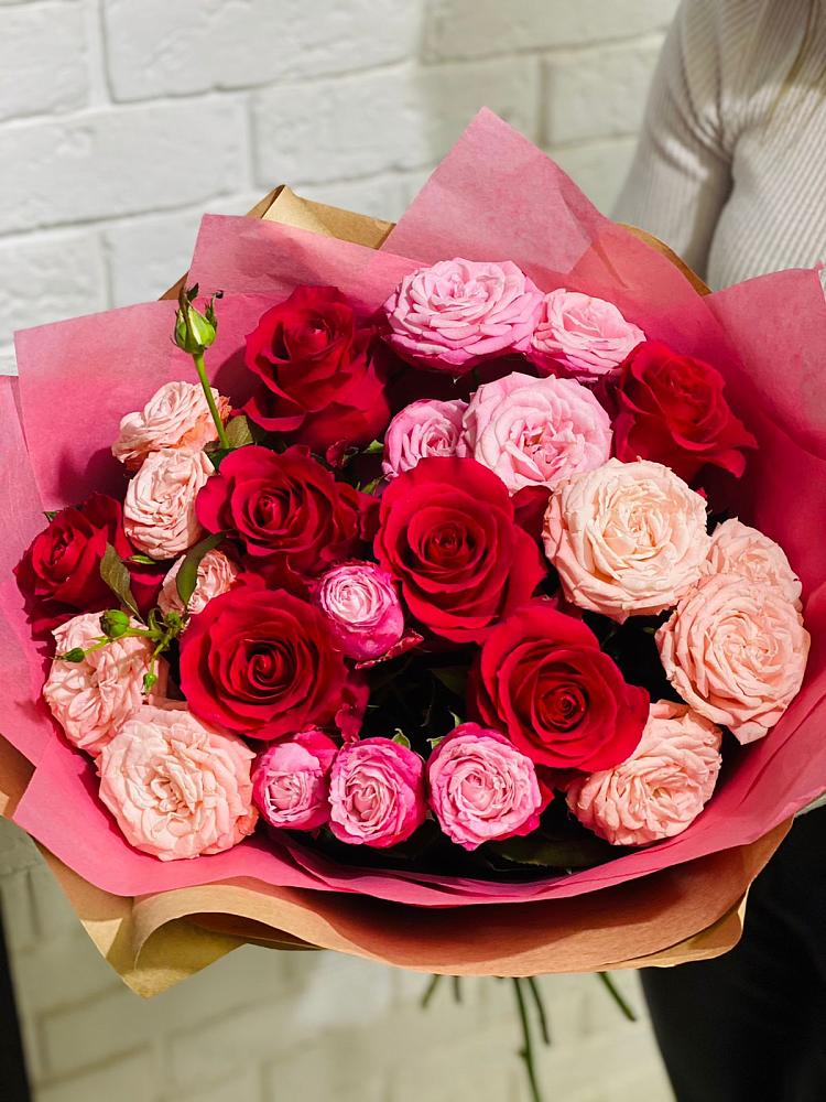 Букет цветов из: Розы в Красный