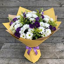 Букет цветов из:  Ирисы, Хризантемы и Ромашки в Красный