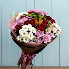 Букет цветов из:  Розы, Хризантемы и Альстромерии в Красный