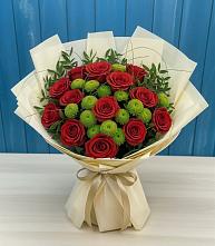 Букет цветов из:  Розы и Хризантемы в Красный