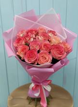 Букет 15 Розовых роз Равель в Красный