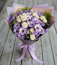 Букет цветов из:  Хризантемы и Розы в Красный