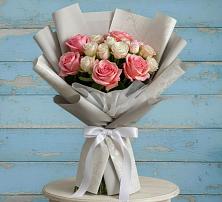 Букет цветов из:  Розы в Красный